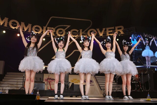 写真は昨日4月21日の横浜アリーナ公演「ももクロ☆オールスターズ 2012」より。