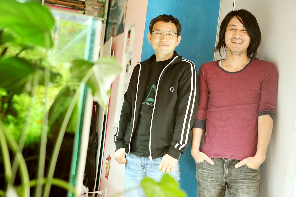 タナカカツキ（写真左）と百々和宏（写真右）。