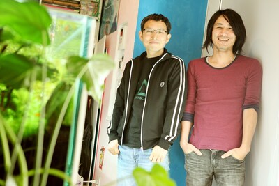 タナカカツキ（写真左）と百々和宏（写真右）。