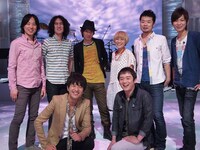 「MUSIC FAIR」より、「桜会」収録時のオフショット。