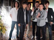 「僕らの音楽」より、「桜木町」収録時のオフショット。