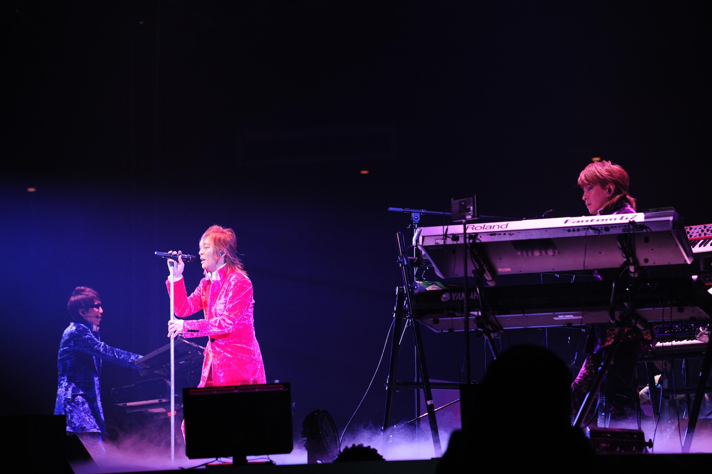 昨年4月24日に行われた「TM NETWORK CONCERT -Incubation Period-」の様子。