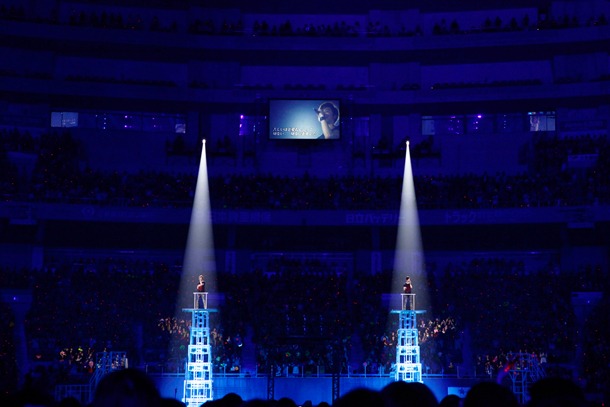 「LIVE TOUR 2012～TONE～」の模様。