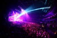 写真は4月19日のライブの様子。