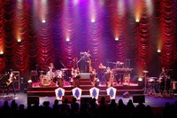 「TOKYO SKA PARADISE ORCHESTRA 2012 TOUR [Walkin']」初日公演の模様。