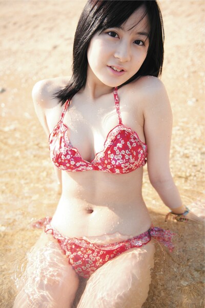 写真集「ツンエレ！ ～帰ってきたえれぴょん（18）～」より。