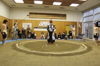 行司を務める閣下。