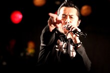 増子直純（Vo）（撮影：西槇太一）