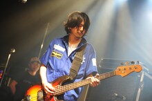 クールな表情のEBI。自身で命名した“電大ネーム”は「EBIアンペア」。