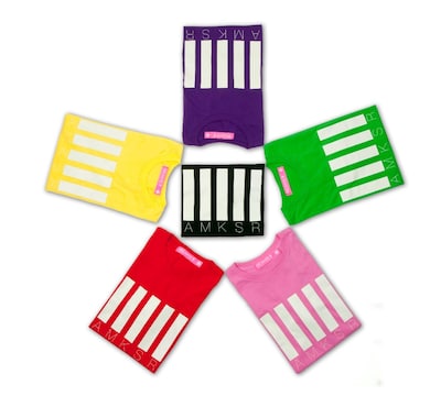 “推し色”5種および黒を基調とした“箱推し”バージョンの計6色で展開される「AMKSR 2」。