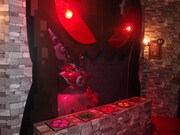 ライブなどで百田夏菜子が装着する「夏菜子ベアダー」の前には5つの穴が。同時にペンライトを差し込むと、ある仕掛けが発動する。