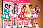 「ということで皆さん、寝不足にご注意を!」のポーズ。撮影陣のためにしばらくストップモーションをとるサービス精神旺盛な5人。