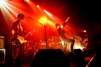 「CASCADE presents『VIVA！ROCK'A FIELD』」名古屋公演でのMONOBRIGHTのステージ。