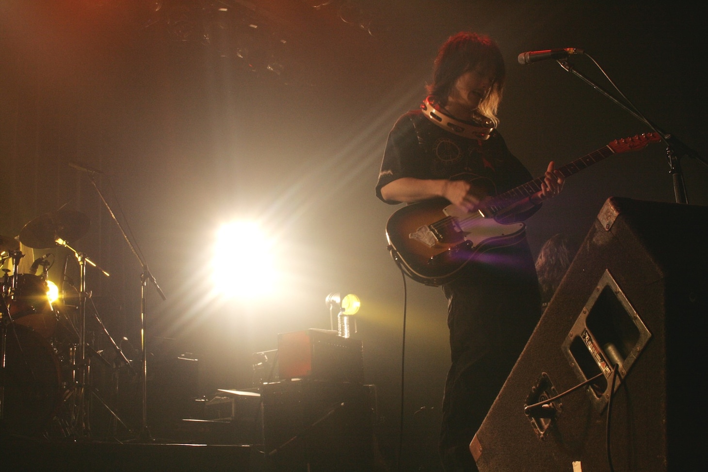 「CASCADE presents『VIVA！ROCK'A FIELD』」大阪公演でのアルカラのパフォーマンス。