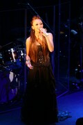 倖田來未、プレミアムライブで歌ってほしい曲をファン投票