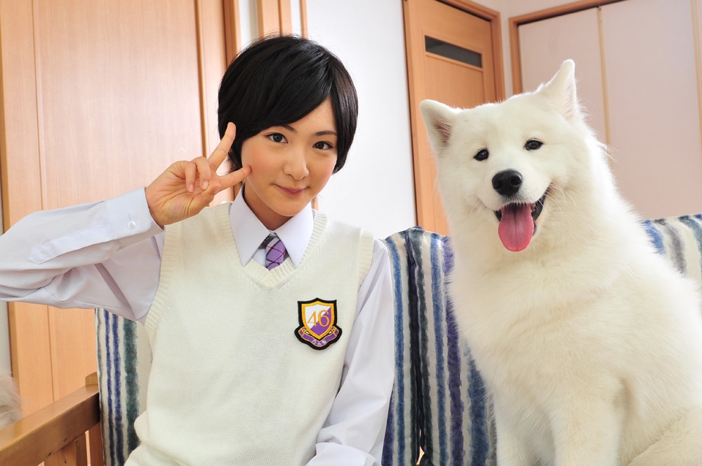 生駒里奈（写真左）