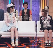 トーク収録時の柏木由紀(写真左)、高橋みなみ(右)。