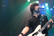 山中さわお(写真)は鈴木淳とのコンビで出演。オリジナルのみならずカバー曲の演奏も考えているという。