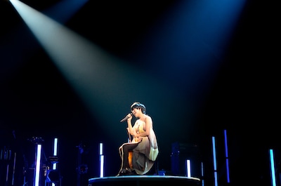 写真は4月29日に行われた「Salyu Tour 2012 photogenic」最終公演の様子。