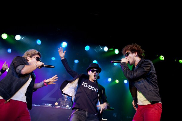 HOME MADE 家族とKOHSHI（FLOW）。