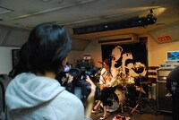 ライブリハーサルの様子。合間に指令ゲームも続行。