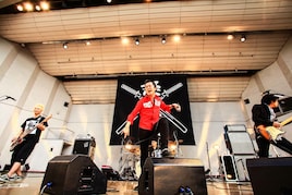 怒髪天ツアー開幕!大阪野音に響いた「押忍讃歌」大合唱