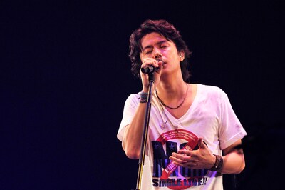 「福山☆冬の大感謝祭 其の十一 初めてのあなた、大丈夫ですか？ 常連のあなた、お待たせしました♡ 本当にやっちゃいます！『無流行歌祭!!』」の様子。