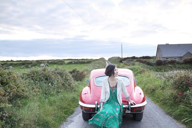 坂本真綾は映画「コードギアス 亡国のアキト」にヒロインのレイラ・マルカル役で声優としても参加している。