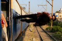 映画「ロボット」のワンシーン。 (C)2010 SUN PICTURES, ALL RIGHTS RESERVED.