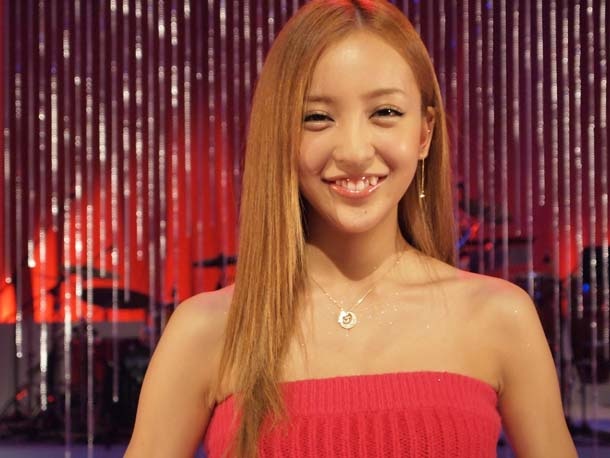 板野友美