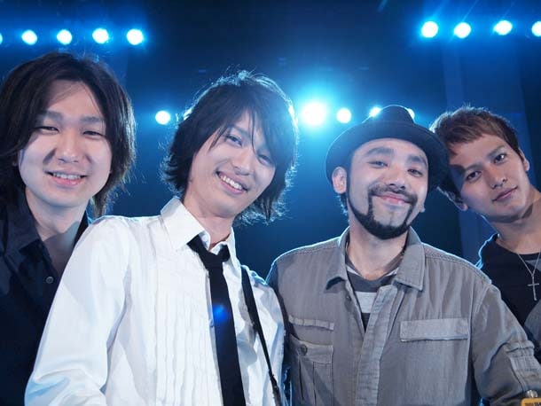 NICO Touches the Walls