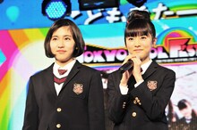 さくら学院。写真左から飯田來麗、堀内まり菜。