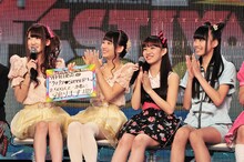 SUPER☆GiRLSとCheeky Parade。