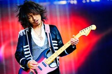 12日公演でのken（G）。