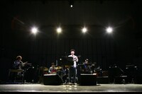 「星野源の日比谷野外大音楽堂ワンマンライブ」の模様。