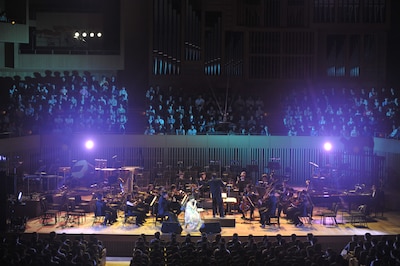 「シンフォニック・エヴォリューション with Salyu supported by ゼロホーム」の模様。