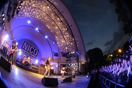 「ホントに幸せなバンド」NICO熱狂の代々木フリーライブ