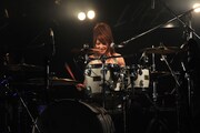 柴田あゆみのドラムプレイ。