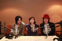 写真は「覚醒！ZETMAN トークセッション 一青窈×浪川大輔×宮野真守」収録時の模様。左から浪川大輔、一青窈、宮野真守。