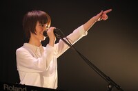 蒼山幸子（Vo, Key）（photo by 上飯坂一）