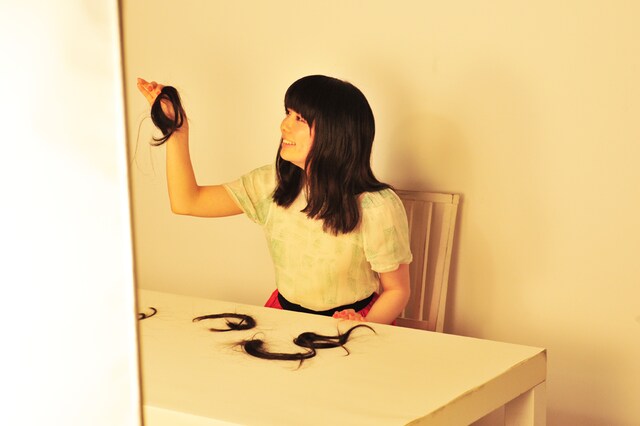 「髪を切る8の理由。」PV撮影の様子。