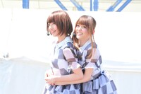 橋本奈々未、松村沙友理（写真左から）