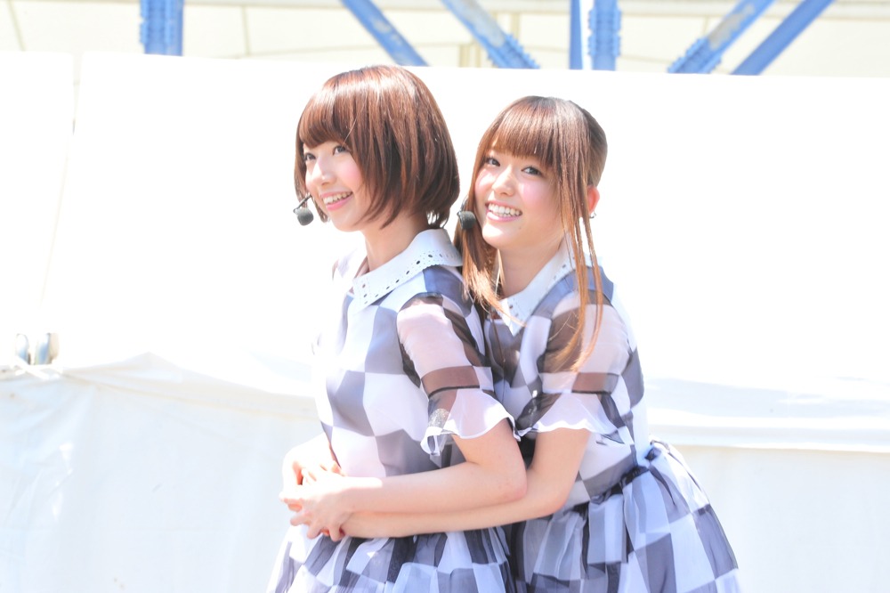 橋本奈々未、松村沙友理（写真左から）