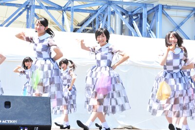 桜井玲香、生駒里奈、中田花奈（写真左から）