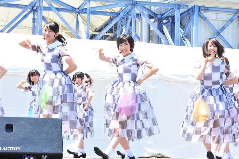 桜井玲香、生駒里奈、中田花奈（写真左から）