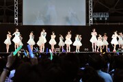 「アイシテラブル!」を披露するSKE48。