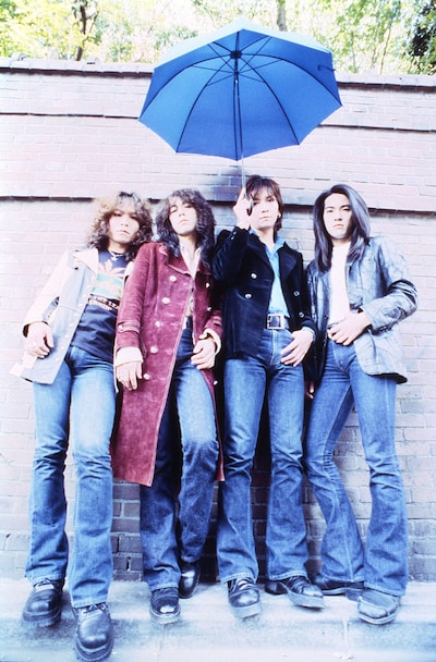 写真は1996年のシングル「JAM」リリース時のTHE YELLOW MONKEY。