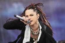 20日公演のhyde（Vo）。