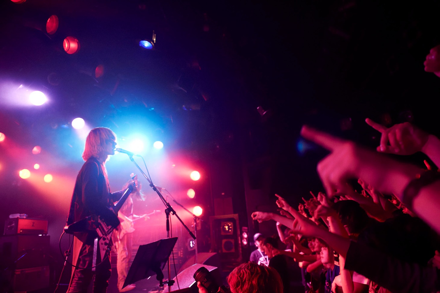 写真は5月21日のライブの模様。