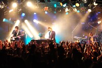 「Piano Trio Philosophy ～do YOU ride on No.66?～」渋谷CLUB QUATTRO公演の模様。